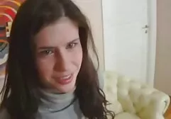 女の子はポルノ鋳造に来て、大きな長い男はこの長い女の子茶色の髪のすべての穴をチェックしています エロ アニメ 女 教師