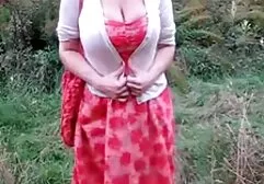 クライアントと妹に油を注ぐセクシー busty 女性 マッサージ 師 えろ masseuse