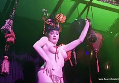 ブルネットと巨乳ポンドのクリア えろ どう が じょせい