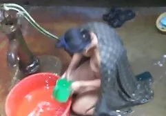 ブルネットは彼と一緒に禿げた男と彼の妹を吸う 女子 教師 エロ 動画